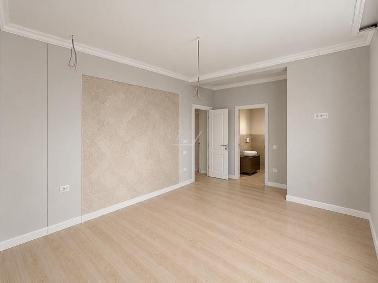 Duplex cu 5 camere cu Canalizare în Moșnița Nouă