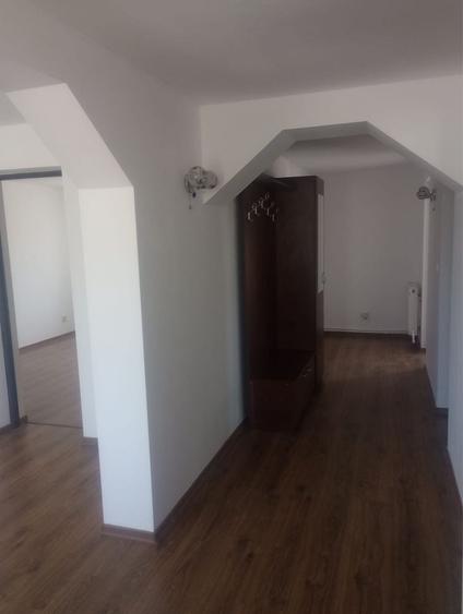 Casă cu 3 camere în Lețcani