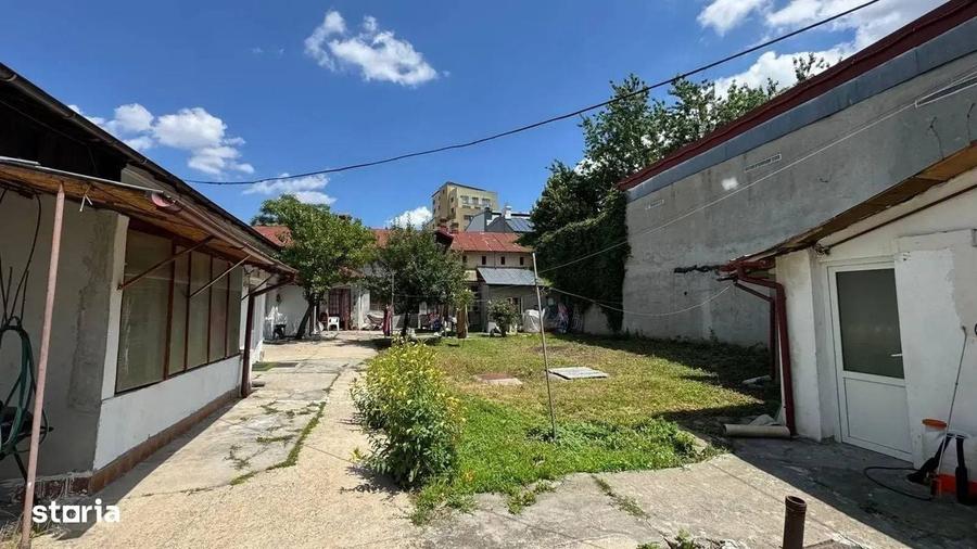 Spațiu comercial, în Polonă