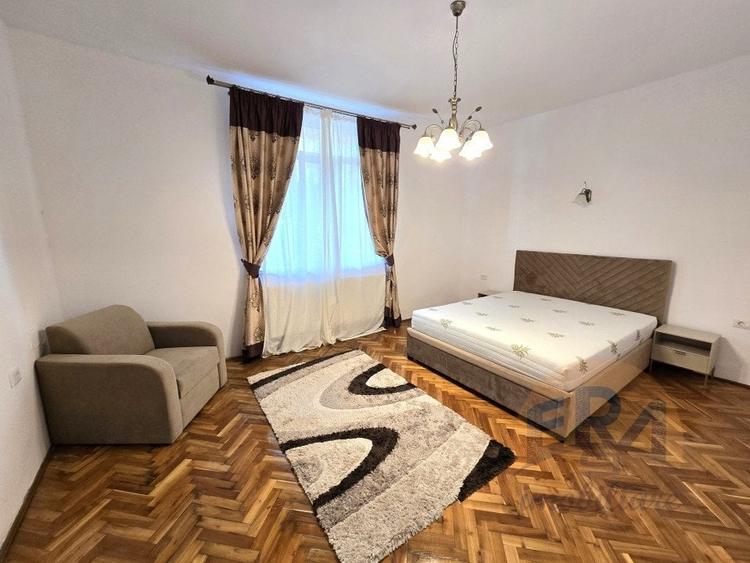 Apartament cu 3 camere decomandat, mobilat în Spitalul Județean