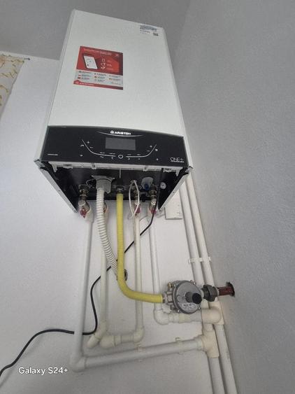 Casă cu 5 camere cu Teren 800 Mp în Central