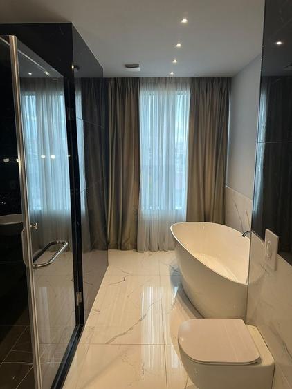 Apartament cu 4 camere semidecomandat, mobilat în Eminescu