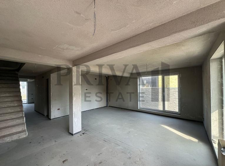 Duplex cu 4 camere cu Canalizare în Dumbrăvița