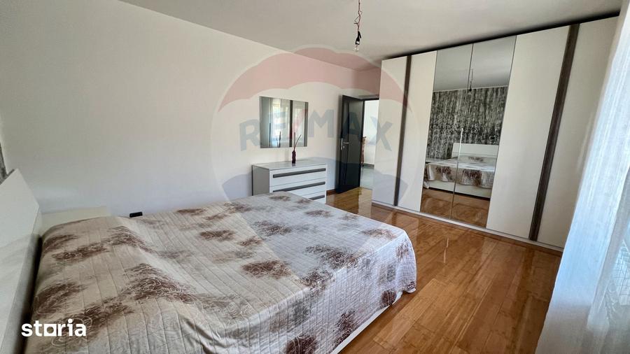 Casă cu 4 camere cu Teren 4151 Mp în Târgu Bujor