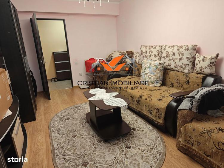 Apartament cu 3 camere decomandat în Cetate