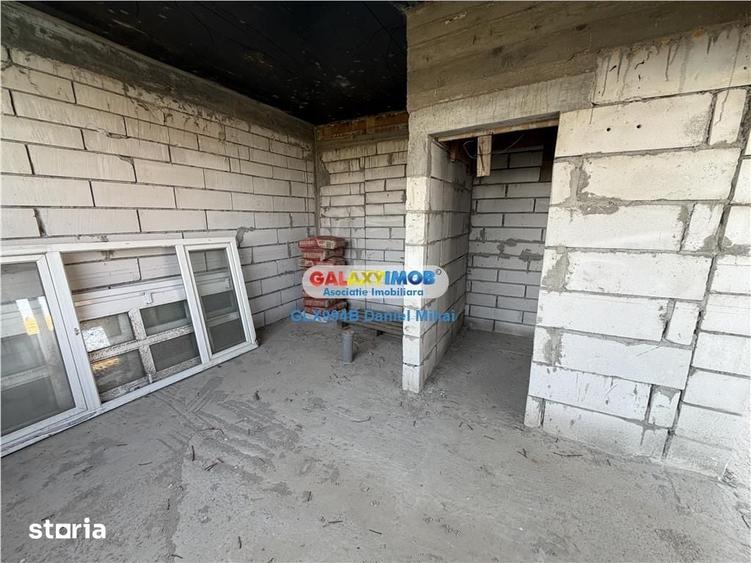 Casă cu 8 camere cu Teren 500 Mp în Clinceni