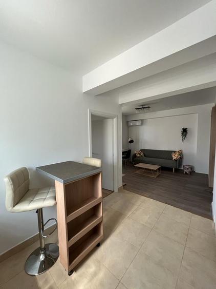 Apartament cu 2 camere decomandat, mobilat în Decebal
