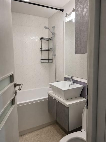 Apartament cu 3 camere semidecomandat, mobilat în Timpuri Noi