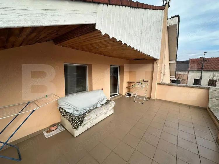 Casă cu 5 camere cu Teren 761 Mp în Blașcovici