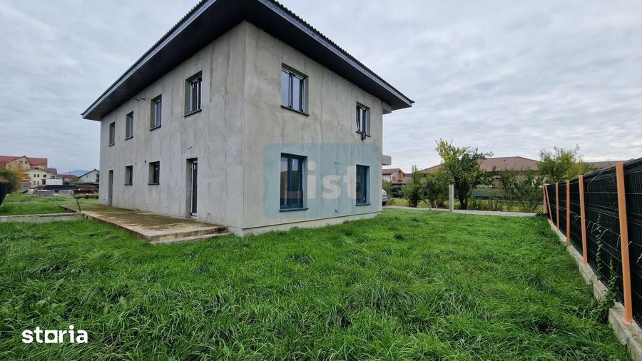 Casă cu 4 camere cu Teren 250 Mp în Recea