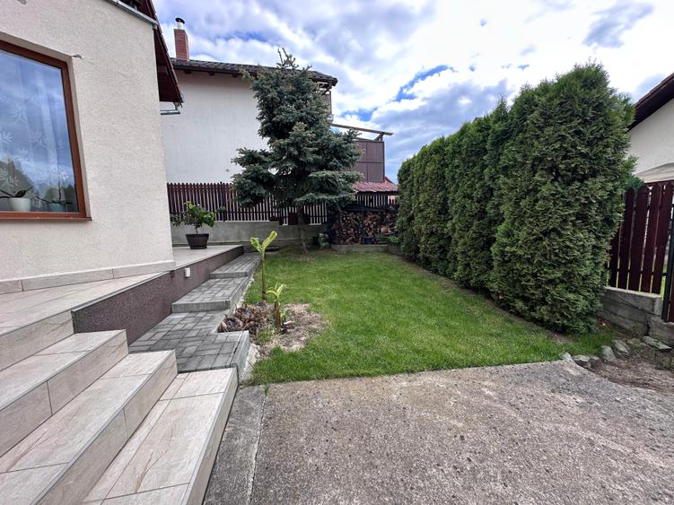 Casă individuală cu 4 camere cu Canalizare în Mănăștur