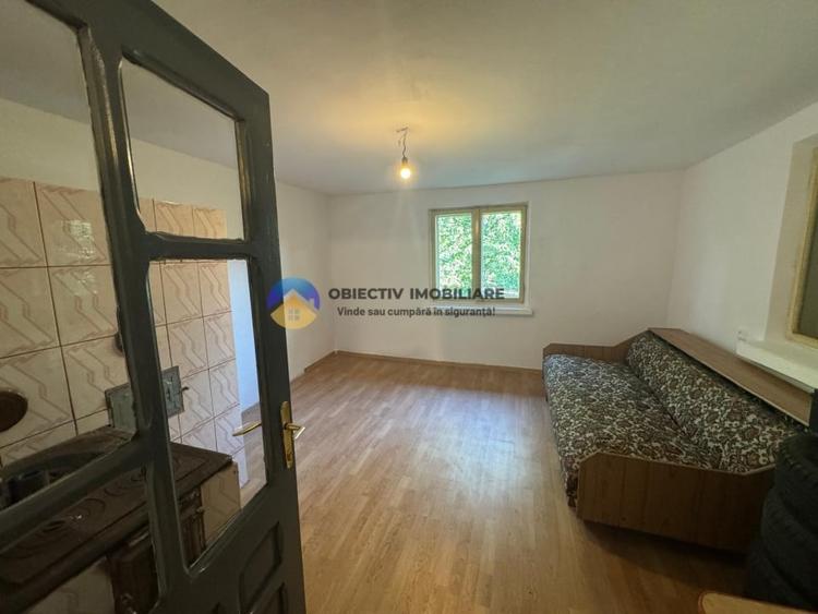 Casă cu 5 camere cu Teren 2459 Mp în Turturești