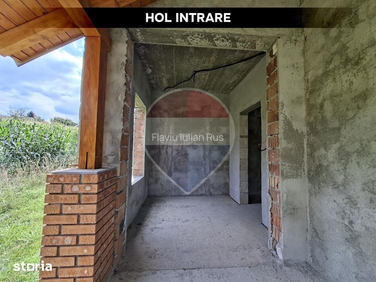 Casa cu 4 camere de vanzare