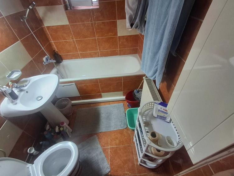 Apartament cu 2 camere nedecomandat în Central