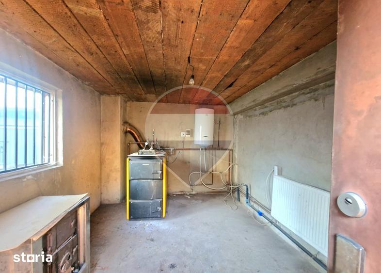 Casă cu 3 camere cu Teren 2100 Mp în Valea lui Ion