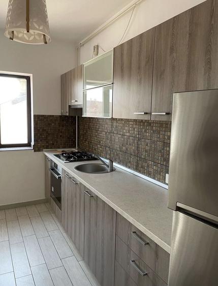 Apartament cu 2 camere semidecomandat, mobilat în Dacia