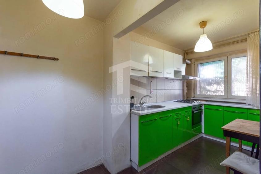 Apartament cu 3 camere semidecomandat în Mihai Bravu