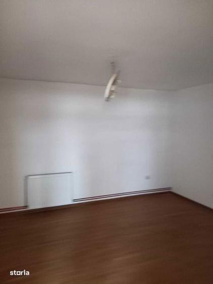 Casă cu 4 camere cu Teren 240 Mp în Blejoi