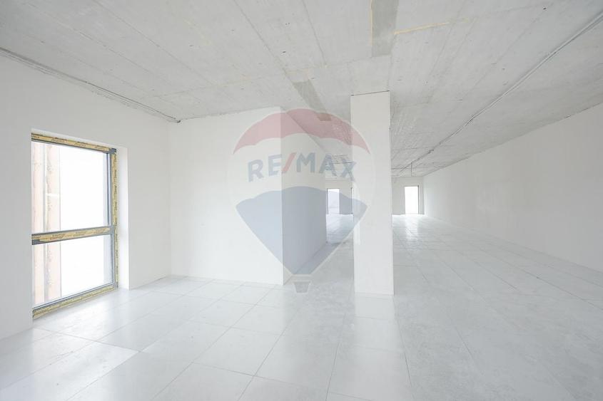 Birou, de 342 mp, în Ultracentral