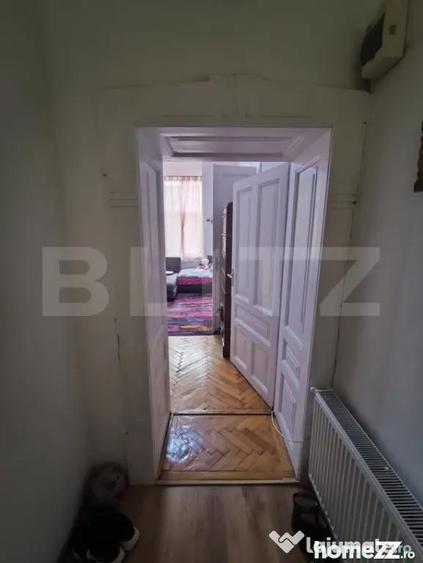 Apartament cu 5 camere decomandat în Central