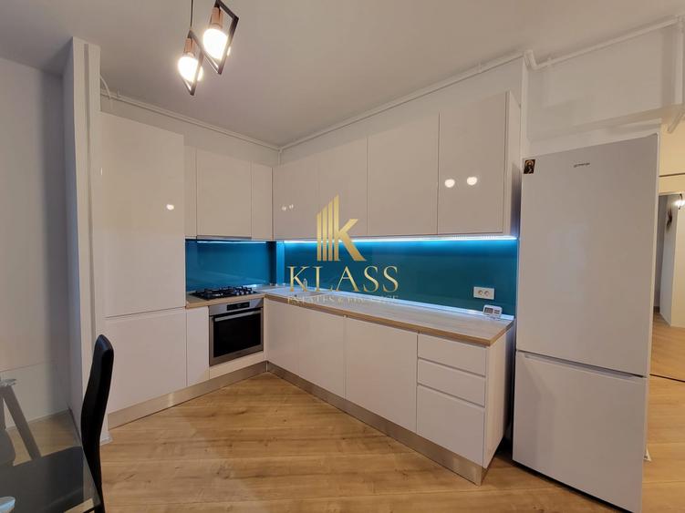 Apartament cu 3 camere semidecomandat, mobilat în Pipera