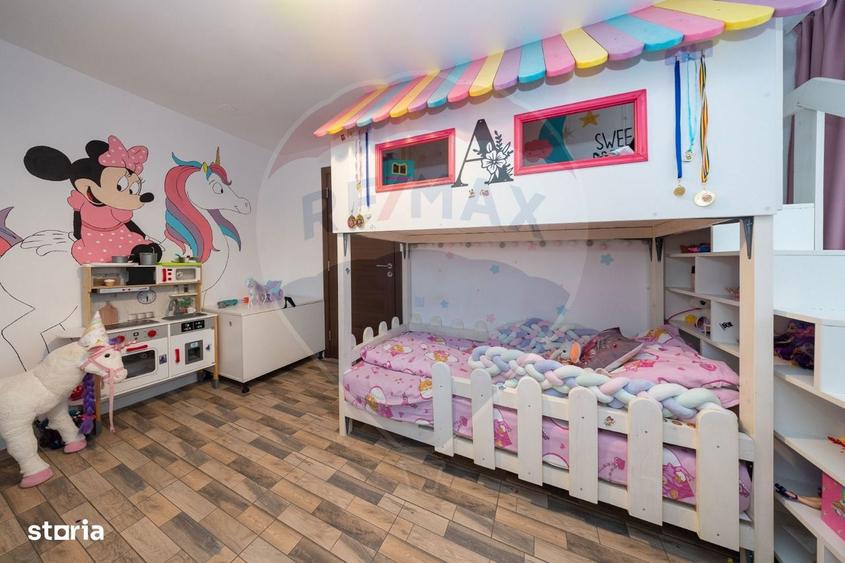 Casă cu 5 camere cu Teren 500 Mp în Sânpetru