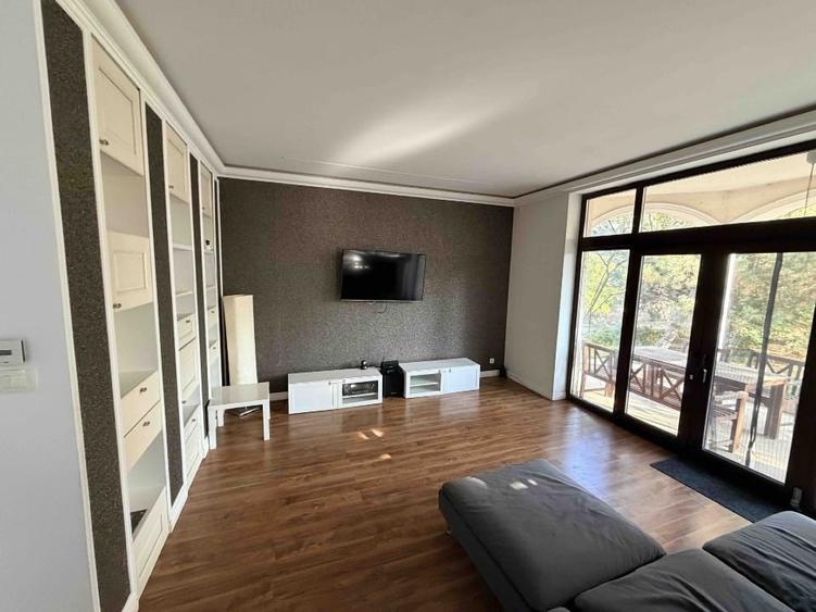 Casă individuală cu 6 camere cu Canalizare în Bolintin-Deal