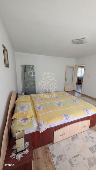 Casă cu 8 camere cu Teren 708 Mp în Central