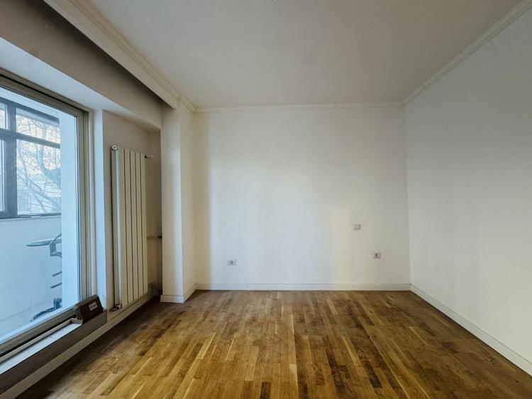 Apartament cu 3 camere decomandat în Panduri