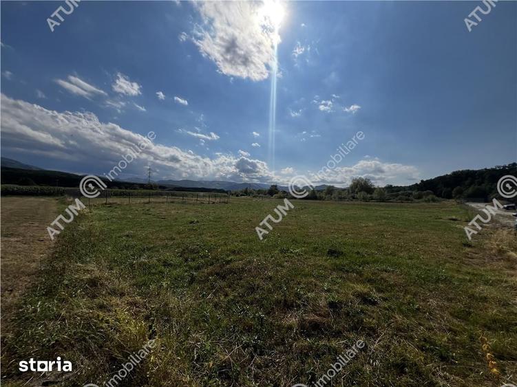 Teren de 712 mp, în Valea Aurie