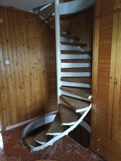 Casă cu 7 camere cu Canalizare în Spitalului