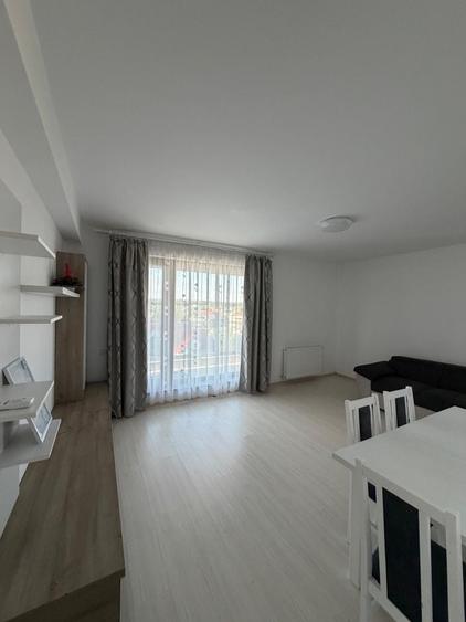 Apartament cu 4 camere decomandat în Sisești