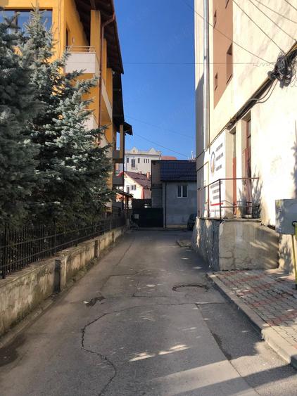 Casă cu Teren 250 Mp în Central