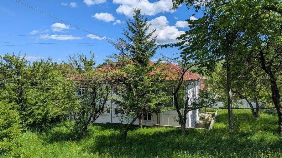 Spațiu comercial, de 15,000 mp, în Central