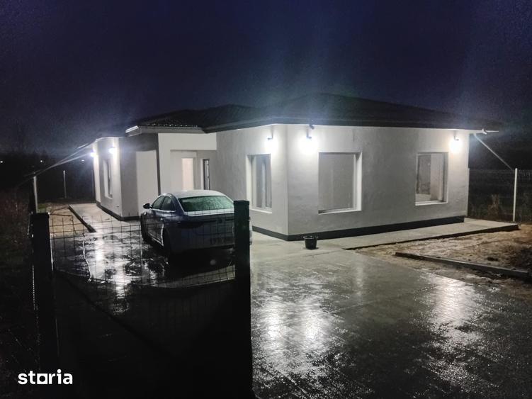 Casă cu 3 camere cu Teren 518 Mp în Adunații-Copăceni