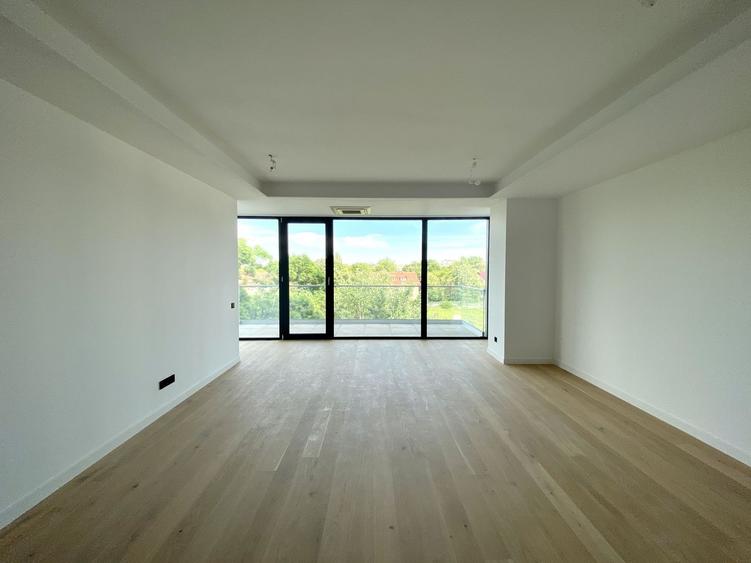 Apartament cu 3 camere decomandat în Floreasca
