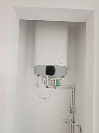Apartament cu 4 camere decomandat în Armeneasca