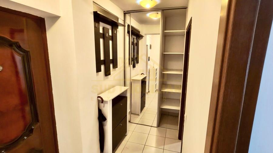 Garsonieră decomandată, mobilată în Central