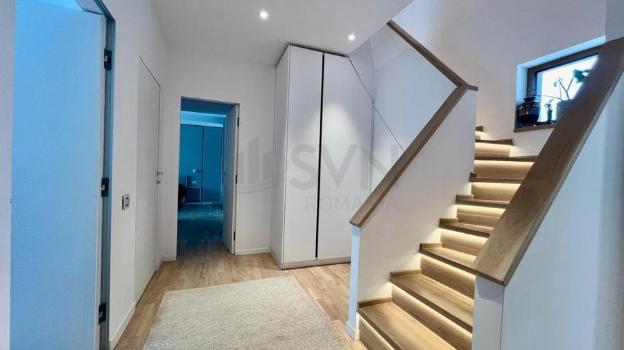 Penthouse cu 4 camere decomandat, mobilat în Dacia