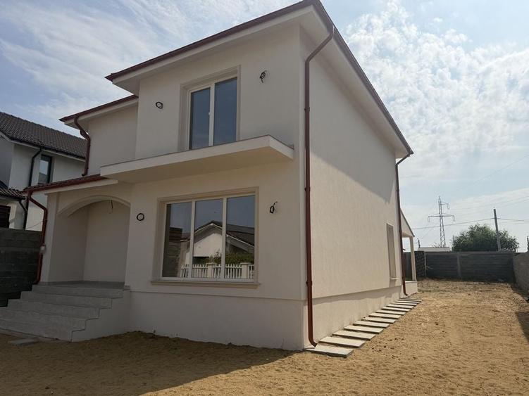 Casă cu 4 camere în Preajba