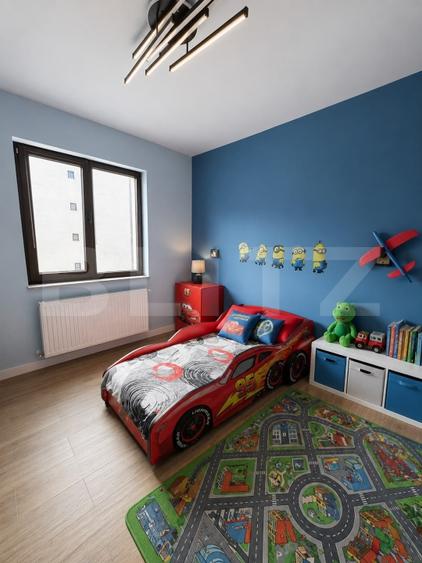 Apartament cu 4 camere decomandat, mobilat în Tractorul
