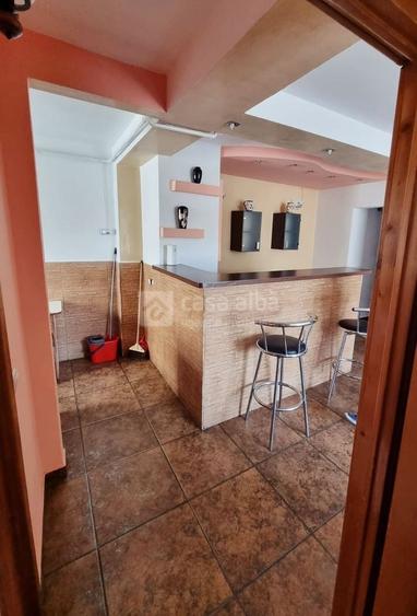 Apartament cu 2 camere semidecomandat, mobilat în Central