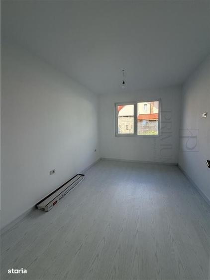 Casă cu 4 camere decomandat în Central