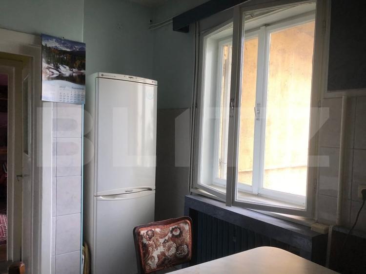 Apartament cu 4 camere decomandat, mobilat în Central