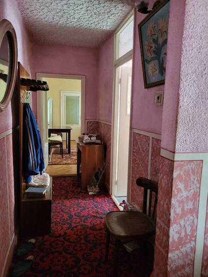 Apartament cu 3 camere semidecomandat în Central