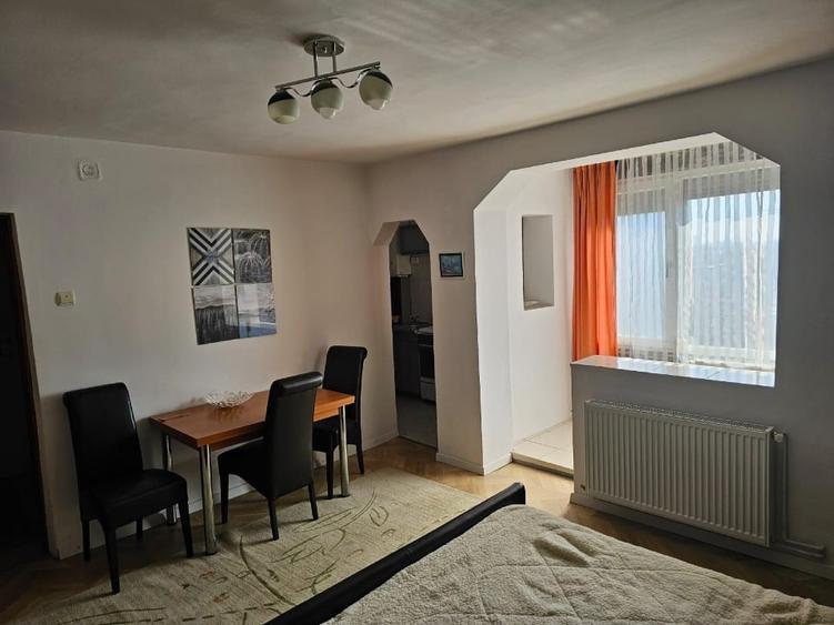 Garsonieră decomandată în Take Ionescu