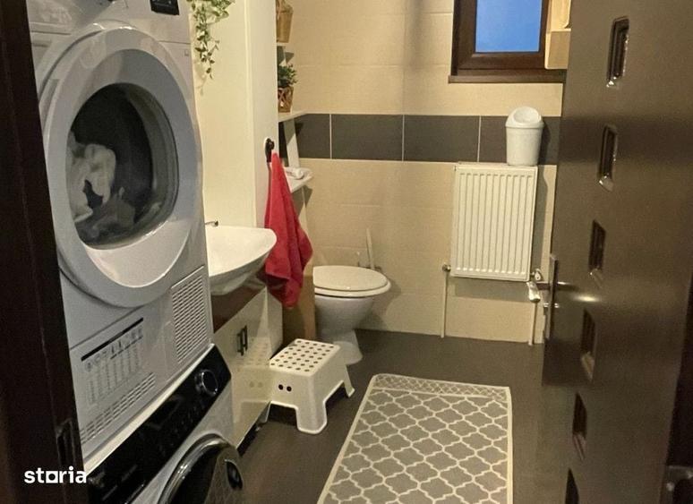 Casă cu 4 camere în Valea Adâncă