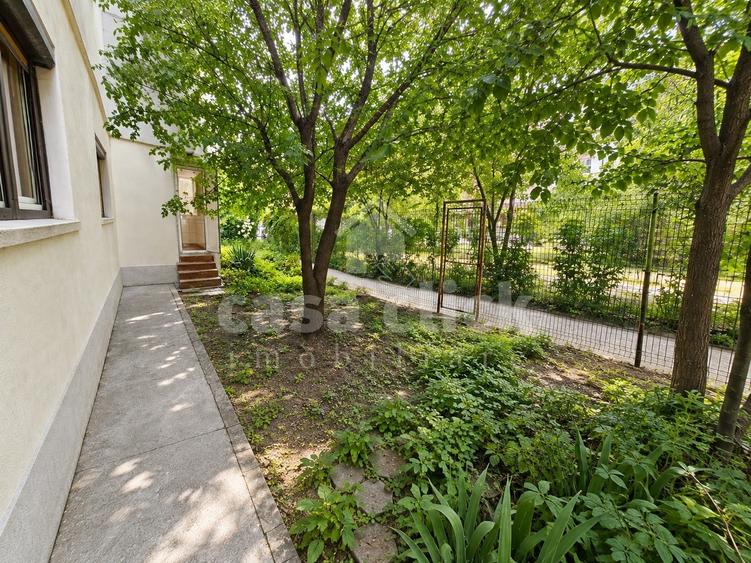 Apartament cu 3 camere decomandat în I. C. Frimu