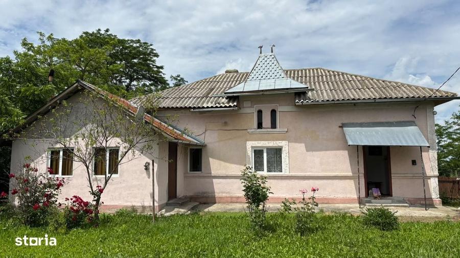 Casă cu 4 camere în Ciupa-Mănciulescu