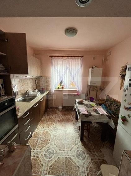 Casă individuală cu 5 camere cu Garaj în Nord